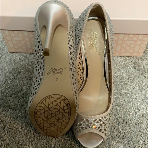 Badgley Mischka 4’’ heels - Picture 3 of 4